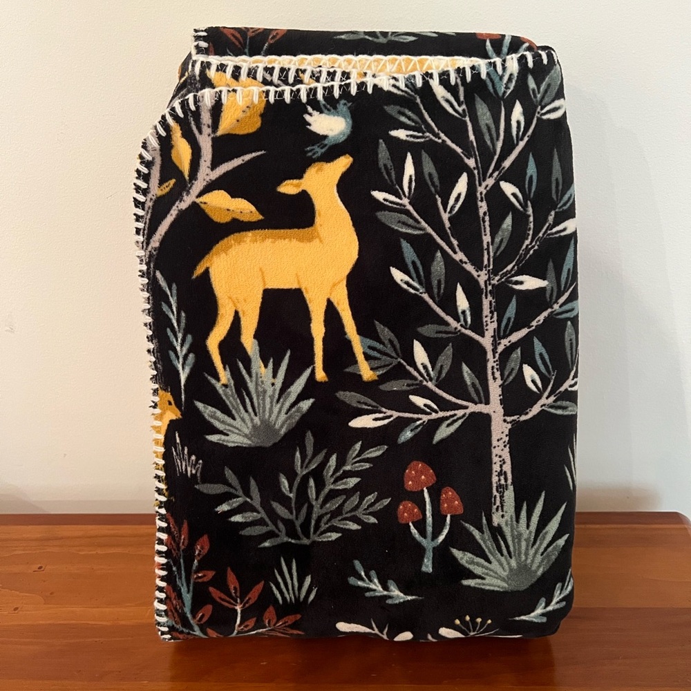 Casual Living Reversible Luxe Plush Throw